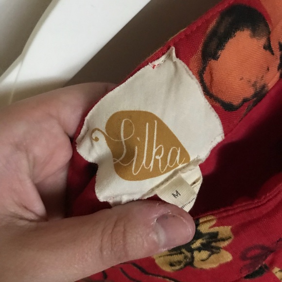 Anthropologie red floral shorts - Picture 4 of 6